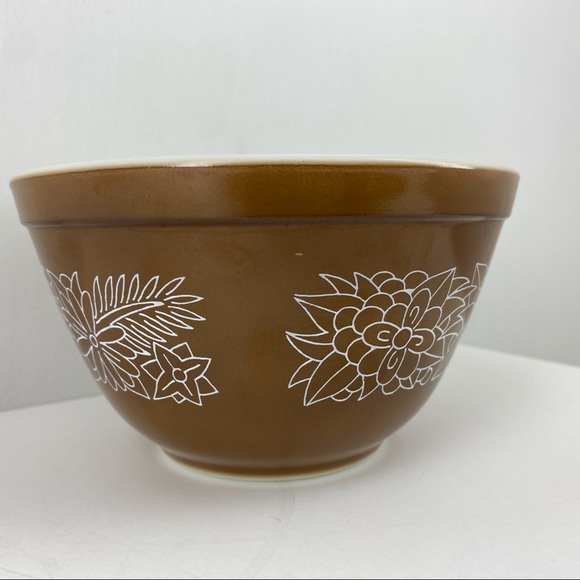 Vintage PYREX••Woodland mixing bowl set of three - Picture 5 of 16